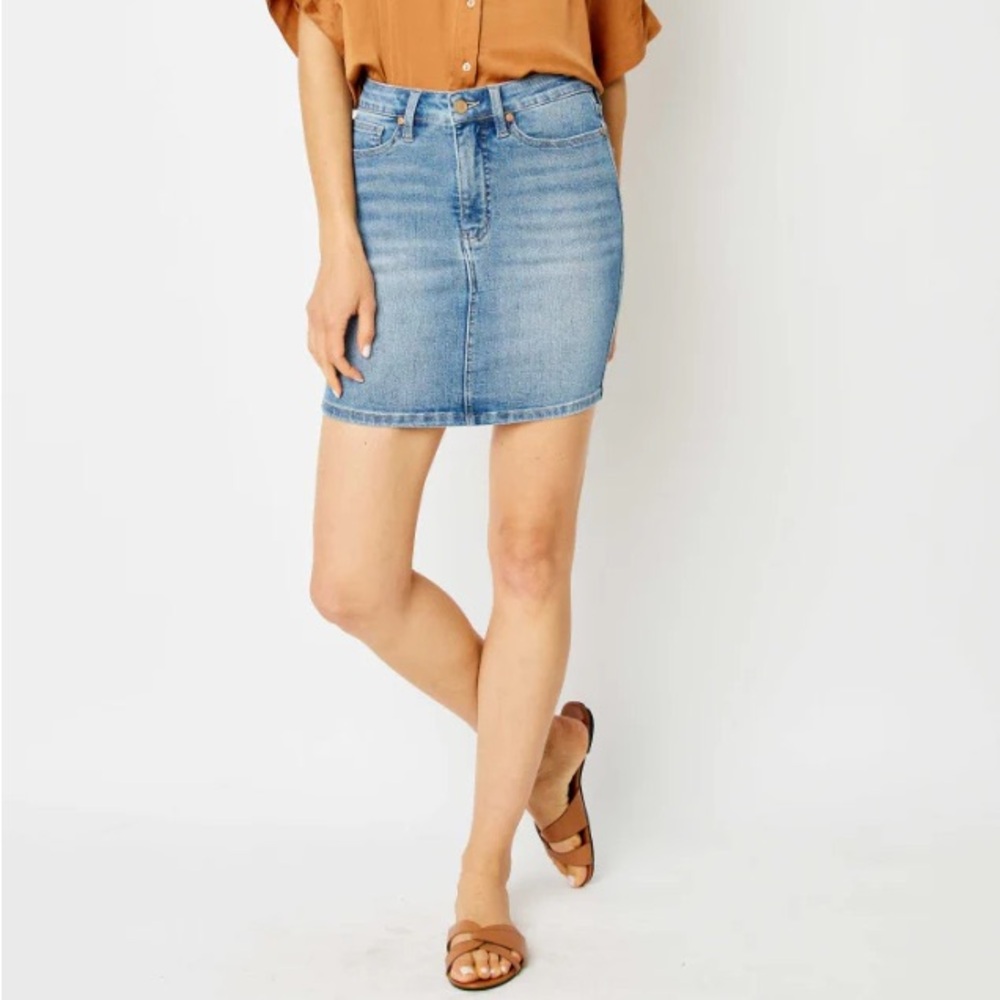 JUDY BLUE "OOH LA LA" TUMMY CONTROL Mid Thigh  Denim SKIRT Size Small